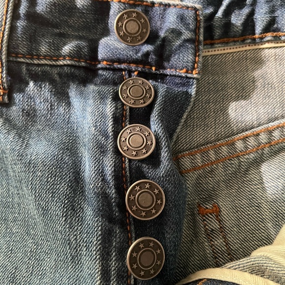 Free People frayed hem distressed button fly shorts size 26 - Picture 3 of 6